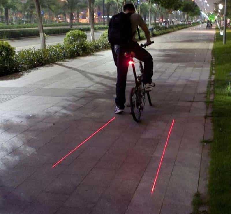 چراغ دوچرخه لیزر دار